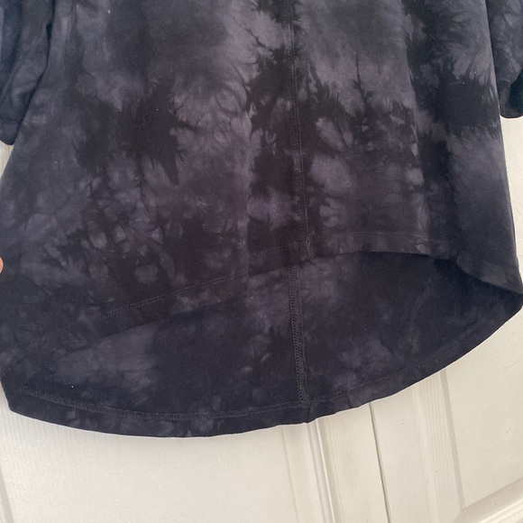 Tahari tie dye top - Picture 2 of 4